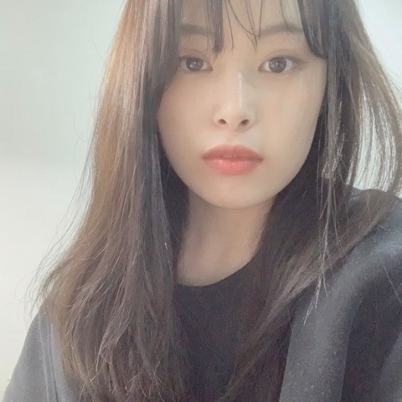 Profile Picture of Brynn dowon Kim (@brynnkim8459) on Poshmark