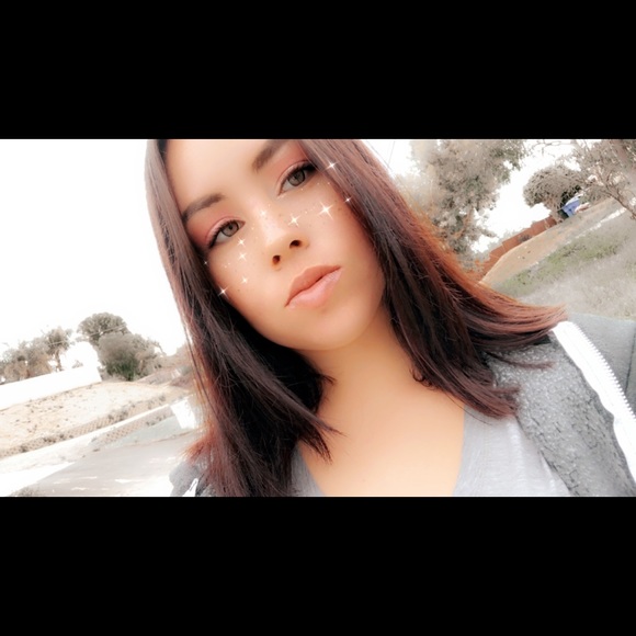 Profile Picture of Kellie Padilla (@kelly833) on Poshmark