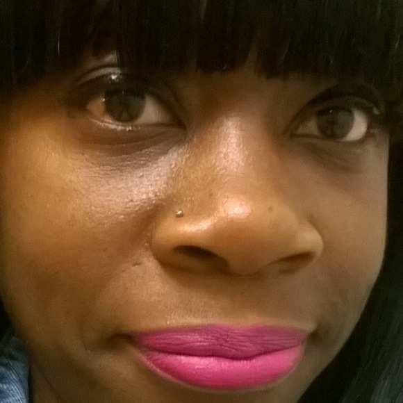 Profile Picture of Jamila Simon (@jwsimon62) on Poshmark