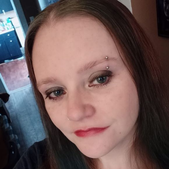 Profile Picture of Jillian Emerson (@jillian46176) on Poshmark