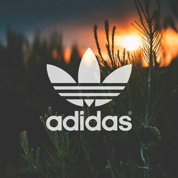 Profile Picture of David Hwang (@davvvviidd) on Poshmark