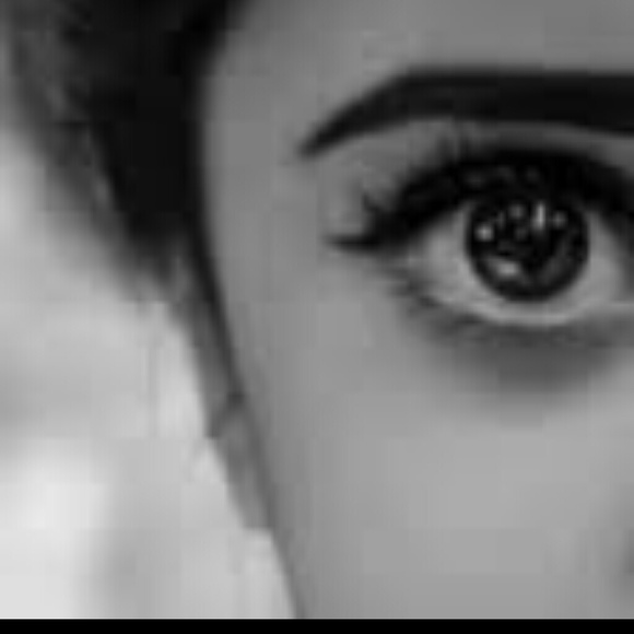 Profile Picture of Aisha Rashid (@alostoora) on Poshmark