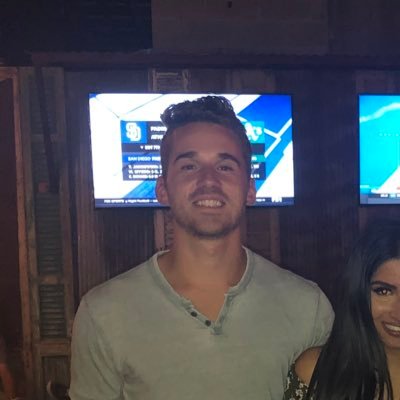 Profile Picture of Dan Decker (@ddecks19) on Twitter