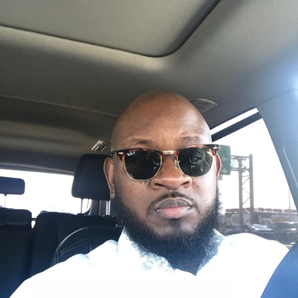 Profile Picture of Oluwaseyi Ajayi (@seyitan1) on Poshmark