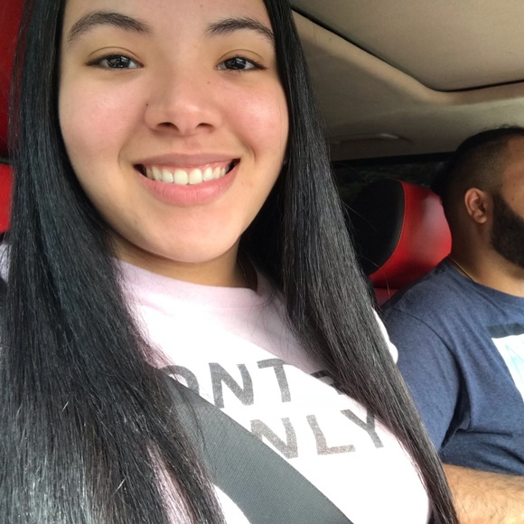 Profile Picture of Llouisse katherine Carvajal (@louissevillar9) on Poshmark