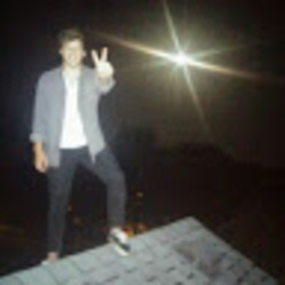 Profile Picture of Jake Fields (@jakefields6) on Poshmark