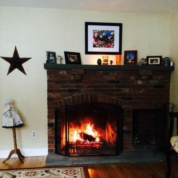 Profile Picture of Jen Trogler (@mamatrogler) on Poshmark