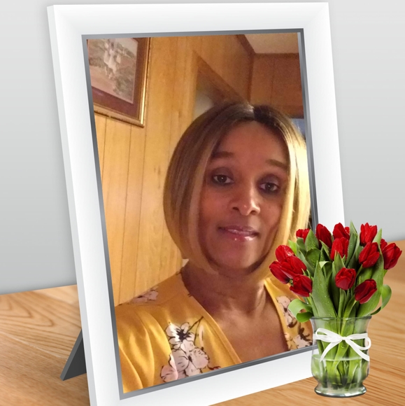 Profile Picture of Karlene Gray (@karlenegray) on Poshmark