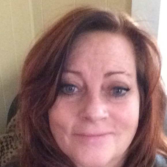 Profile Picture of Julia Whyte (@julia_whyte) on Poshmark