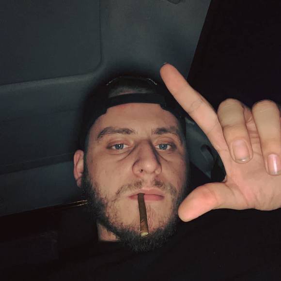 Profile Picture of Jason Hendry (@bulldog1054) on Poshmark