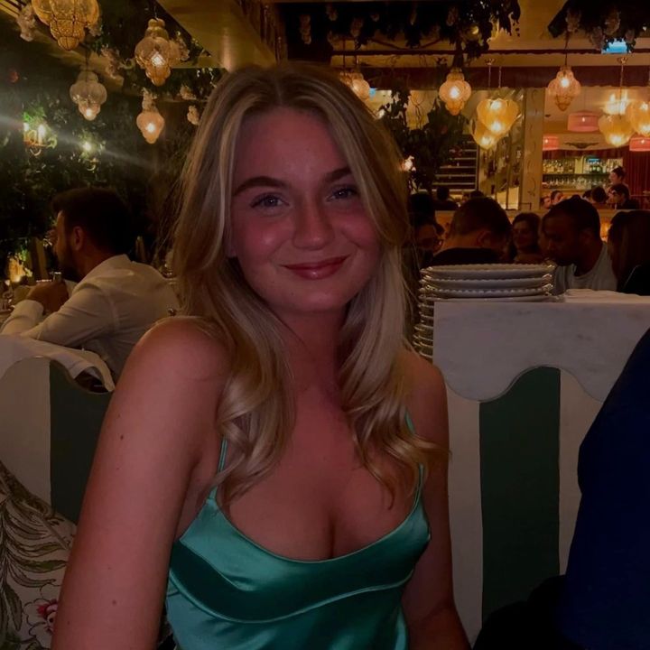 Profile Picture of Jess (@jesskatehall) on Tiktok