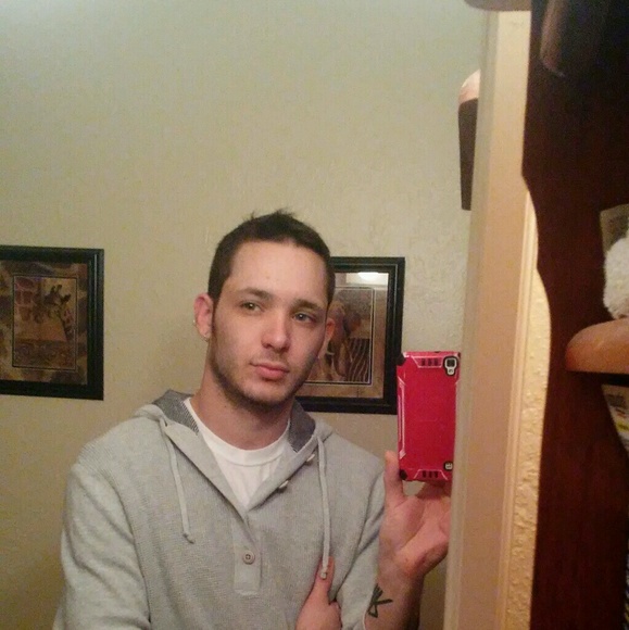 Profile Picture of Michael Hofbauer (@mikehoffy) on Poshmark