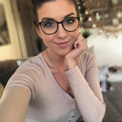 Profile Picture of Jocelyn Klein (@Jocelyn79158121) on Twitter