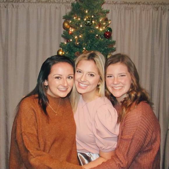 Profile Picture of Christy Cardwell (@christycard) on Poshmark