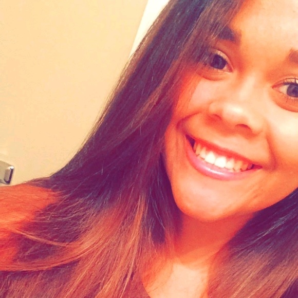 Profile Picture of Cressa Johnson (@cressaj) on Poshmark