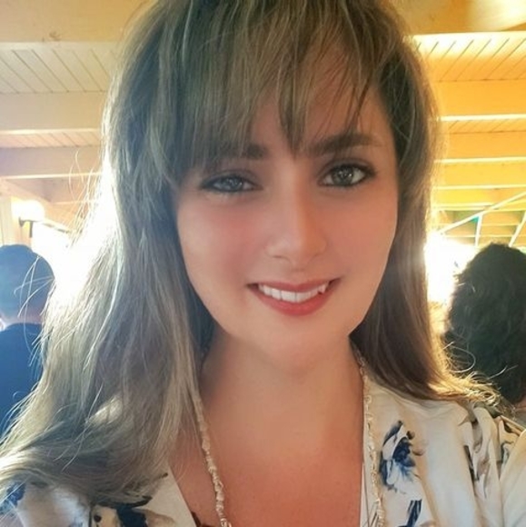 Profile Picture of Heather Pfefferle (@hpfefferle) on Poshmark