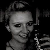 Profile Picture of Dani Jones (@DanielleIbanez) on Youtube