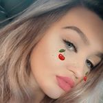 Profile Picture of taylor peterson ♛ (@tdanielleee) on Instagram