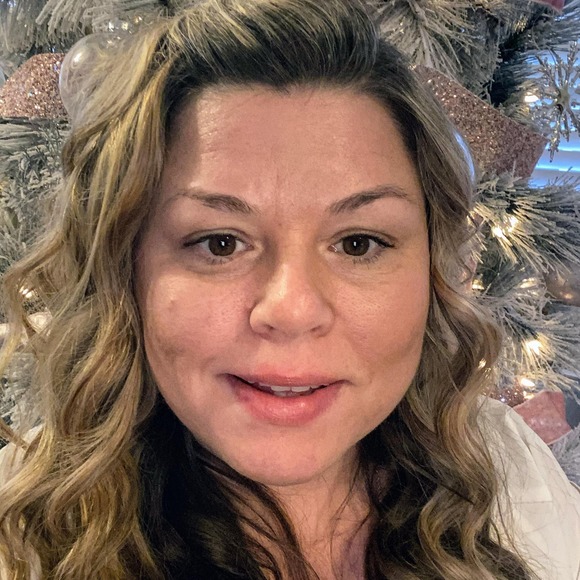 Tabitha Tolleson - Poshmark Profile Picture of Tabitha Tolleson (@tabithatolleson) on Poshmark