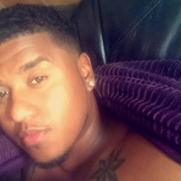 Profile Picture of Antwan Moore (@antwanmoore) on Poshmark