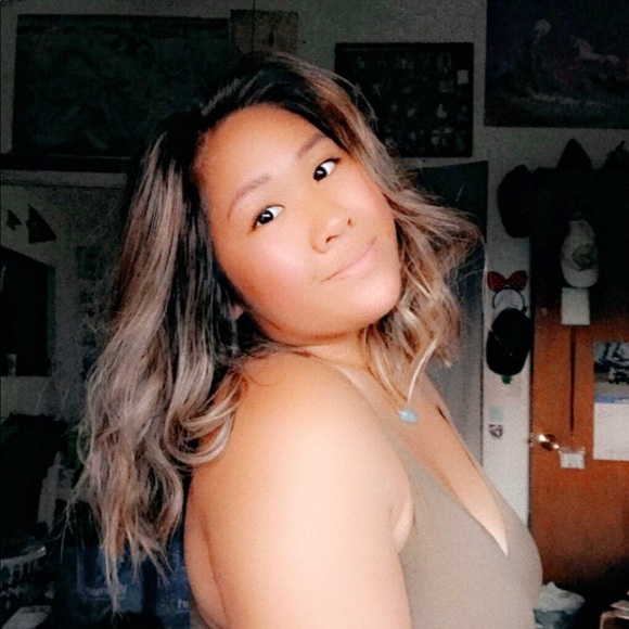 Profile Picture of Jessica Tangonan (@jessie_tang) on Poshmark