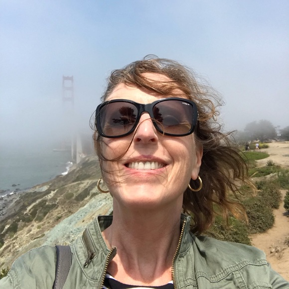 Profile Picture of Kim Jaspers (@kimjaspers) on Poshmark