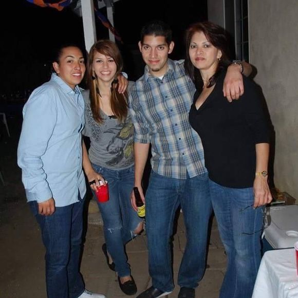 Rocio Zepeda - Poshmark Profile Picture of Rocio Zepeda (@rocio2xz) on Poshmark