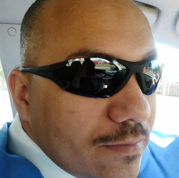 Profile Picture of David Renner (@vinneymack1971) on Poshmark