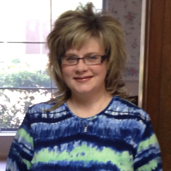 Profile Picture of Lesley Lednicky (@llednicky) on Poshmark