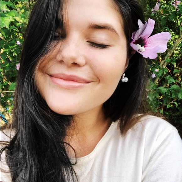 Profile Picture of Mckenzie Smith (@mckenziesmith09) on Poshmark