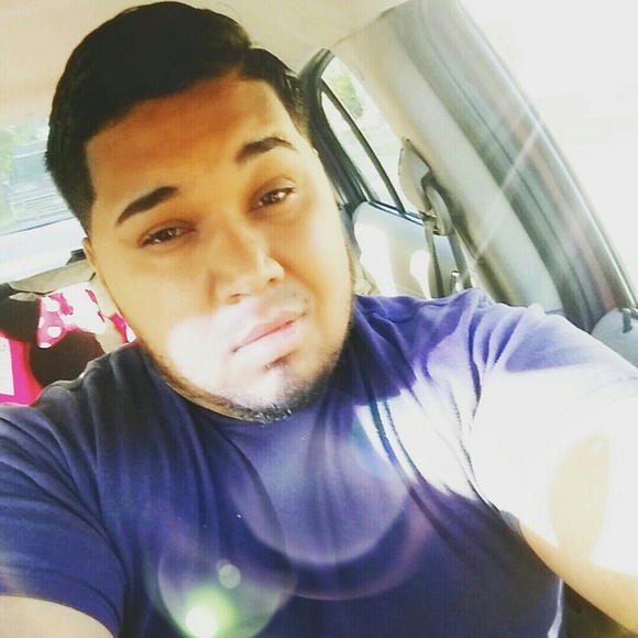 Profile Picture of Agustin Estrada (@agustin52) on Poshmark