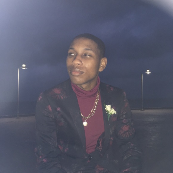 Profile Picture of Jaron Cayou (@cayou95) on Poshmark