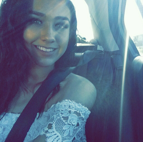 Victoria Almaguer - Poshmark Profile Picture of Victoria Almaguer (@vicla444) on Poshmark