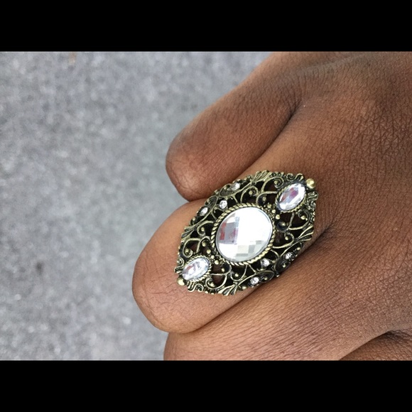 Profile Picture of Monica Ugorji (@style_select) on Poshmark