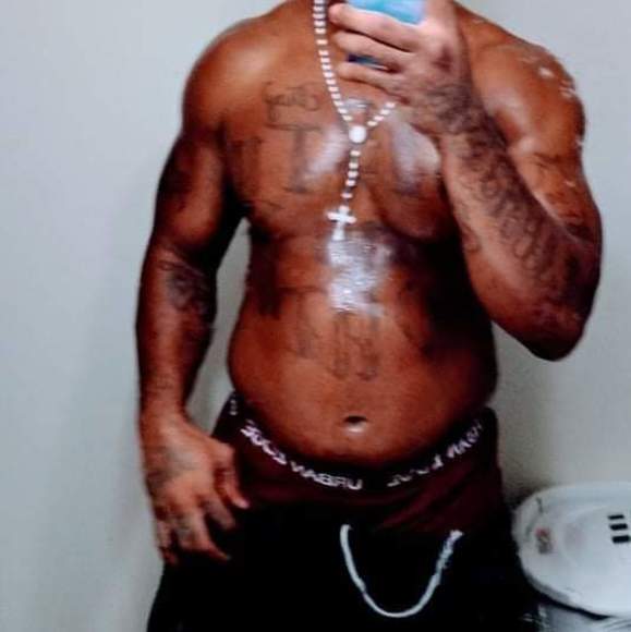 Profile Picture of Christopher Mays (@daddymays83) on Poshmark