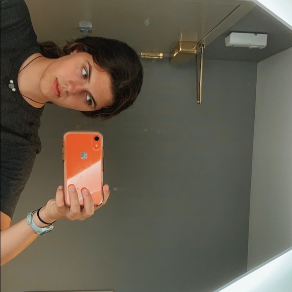 Sarah Besancon - Poshmark Profile Picture of Sarah Besancon (@sarahbesancon21) on Poshmark