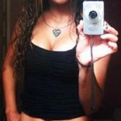 Profile Picture of Victoria Decker (@thing123_2008) on Twitter
