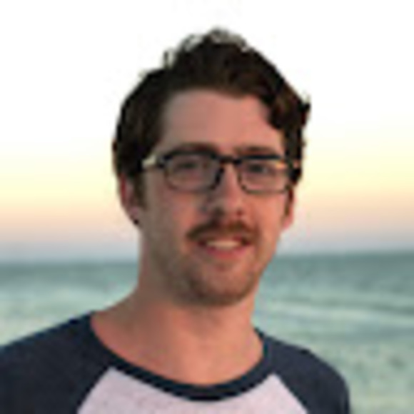 Profile Picture of Geoffrey Davis (@geoffdavis92) on Poshmark