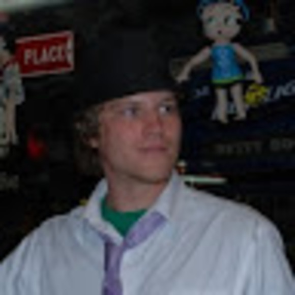 Profile Picture of Peter Hallingstad (@hippypete) on Poshmark