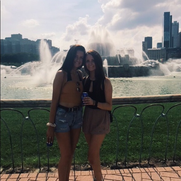 Profile Picture of Erika Obrien (@erikaobrien_) on Poshmark