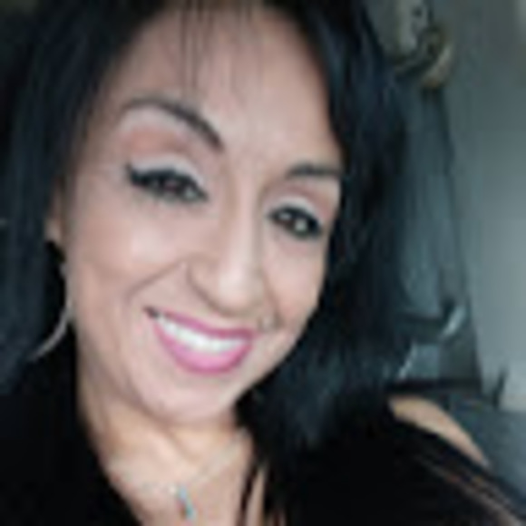 Esmeralda Pequeno - Poshmark Profile Picture of Esmeralda Pequeno (@esmiepequeno77) on Poshmark