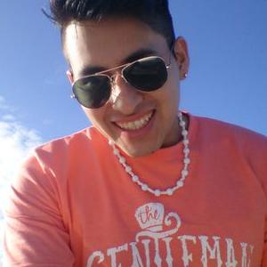 Profile Picture of Ronaldo Cuellar (@ronii_c) on Twitter