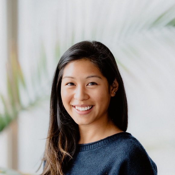 Profile Picture of Rosanna Cheng (@rosannac89) on Poshmark