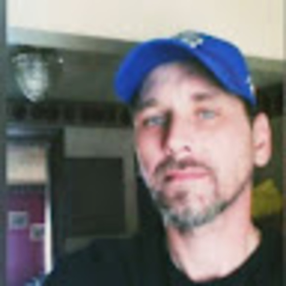 Profile Picture of Brian Linnemann (@brianlinnemann1) on Poshmark