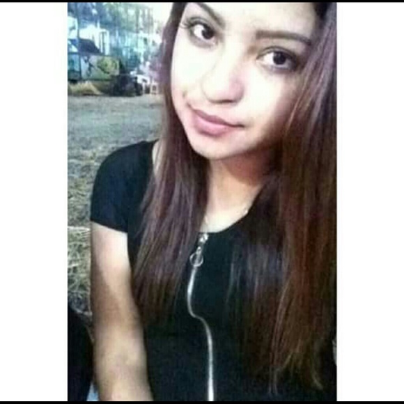 Profile Picture of Yesenia Vaca (@yeseniavee) on Poshmark