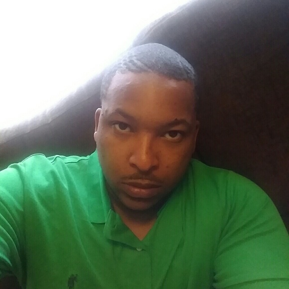 Profile Picture of Fred Foster (@fredf224) on Poshmark