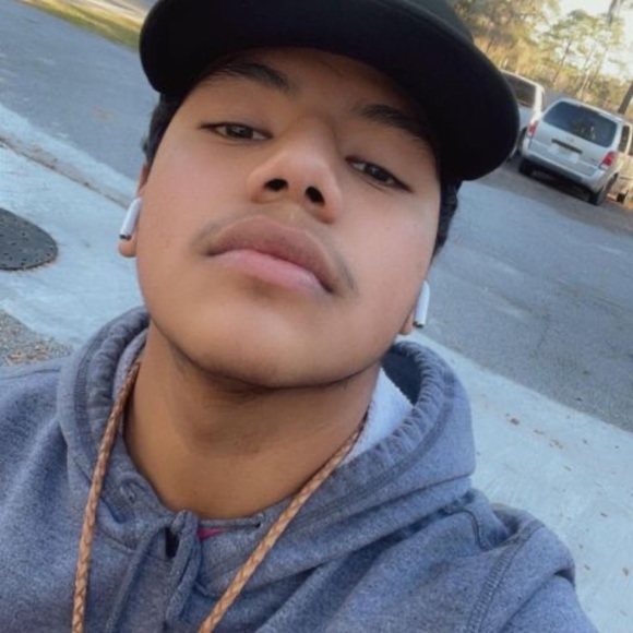 Profile Picture of Daniel Avellaneda (@danielavella703) on Poshmark