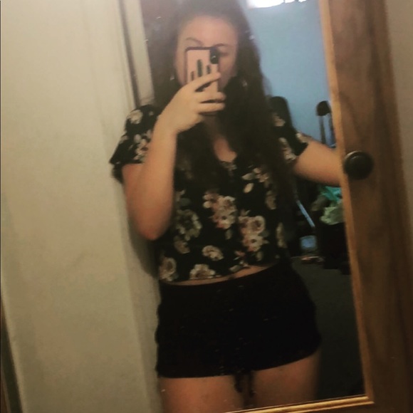 Profile Picture of Shyanne Loidl (@shyanne_loidl) on Poshmark