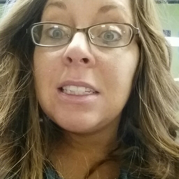 Profile Picture of Kelsi Myers (@chickenlove47) on Poshmark