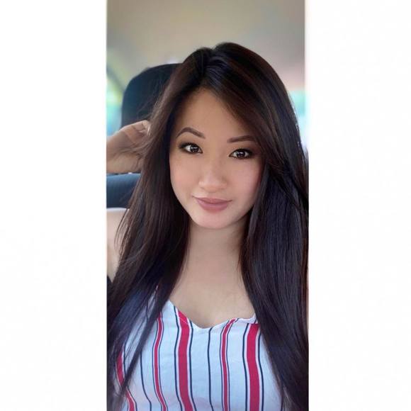 Profile Picture of Nhu Quynh (@nhu_nguyen_yen) on Poshmark